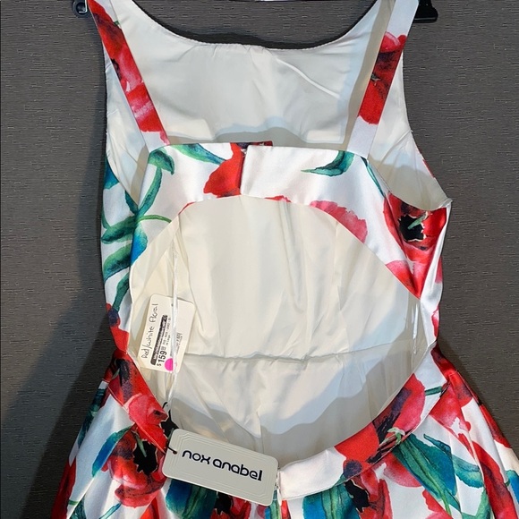 Narianna Formal‎ Red and White Dress - Picture 8 of 9